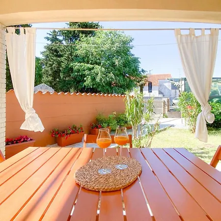 Romana 2 Stari Apartman