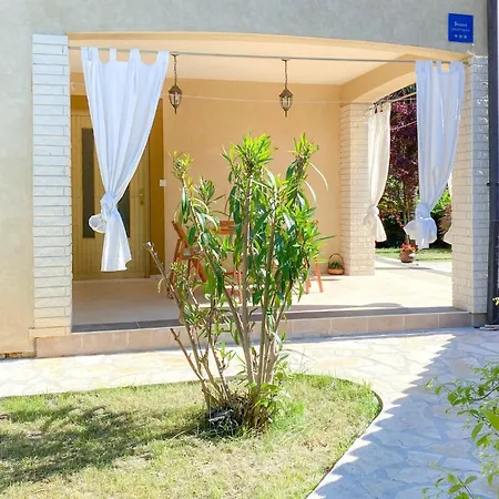 Romana 2 Stari Novigrad Istria